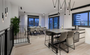 Extravagant 3BR Penthouse with jacuzzi by HolyGuest